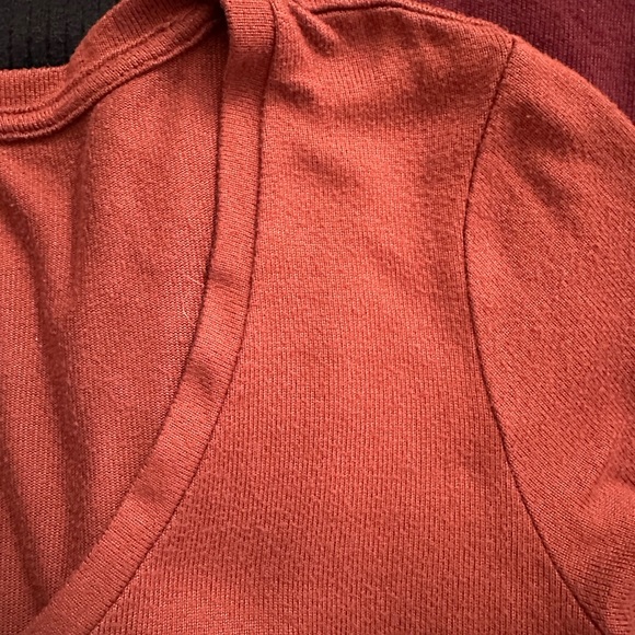 Bundle of American Eagle tops medium - Picture 5 of 9